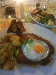 Hamburger Schnitzel im Zum Taubenschlag